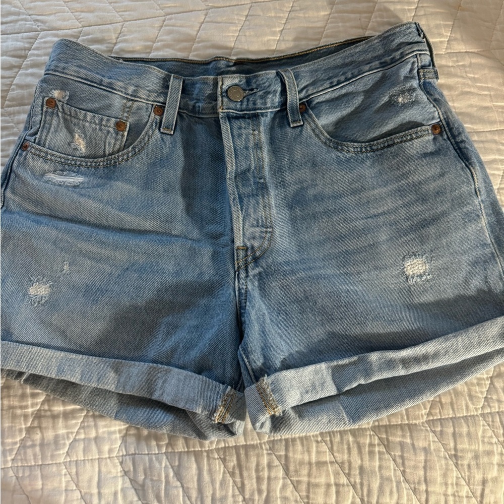Levi’s 501 Rolled Jean Shorts l Size 30